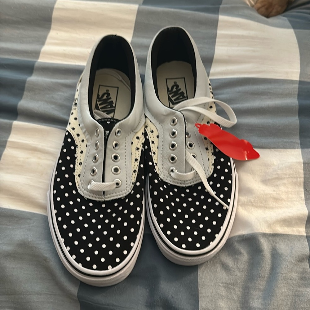 Black and white polkadot authenticS